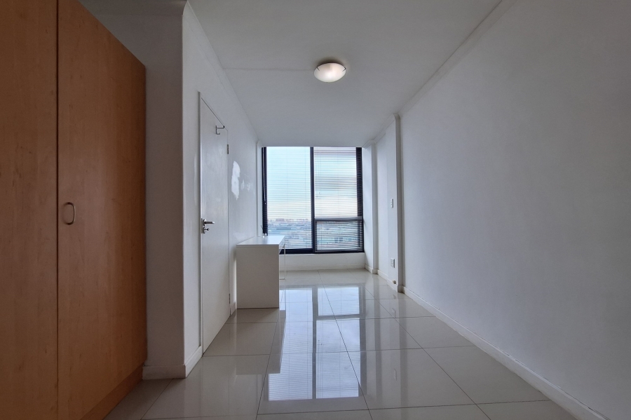 To Let 1 Bedroom Property for Rent in Woodstock Western Cape
